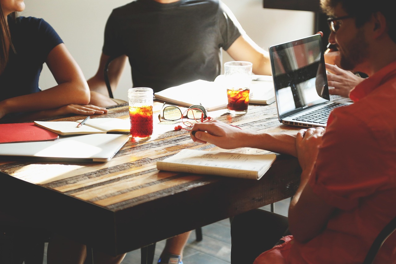 découvrez comment les partenariats stratégiques peuvent stimuler la croissance de votre entreprise, favoriser l'innovation et renforcer votre réseau professionnel.