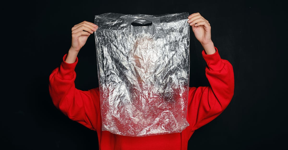 découvrez des stratégies efficaces pour réduire votre utilisation de plastique au quotidien. adoptez des pratiques durables et contribuez à la protection de notre planète en réduisant votre empreinte écologique.