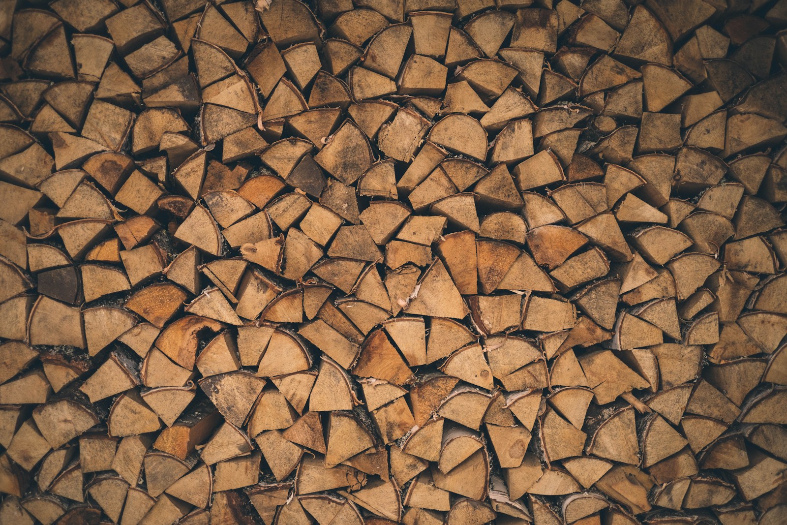 La Cloison Amovible en Bois : L’Art de Réinventer vos Espaces avec Élégance et Flexibilité