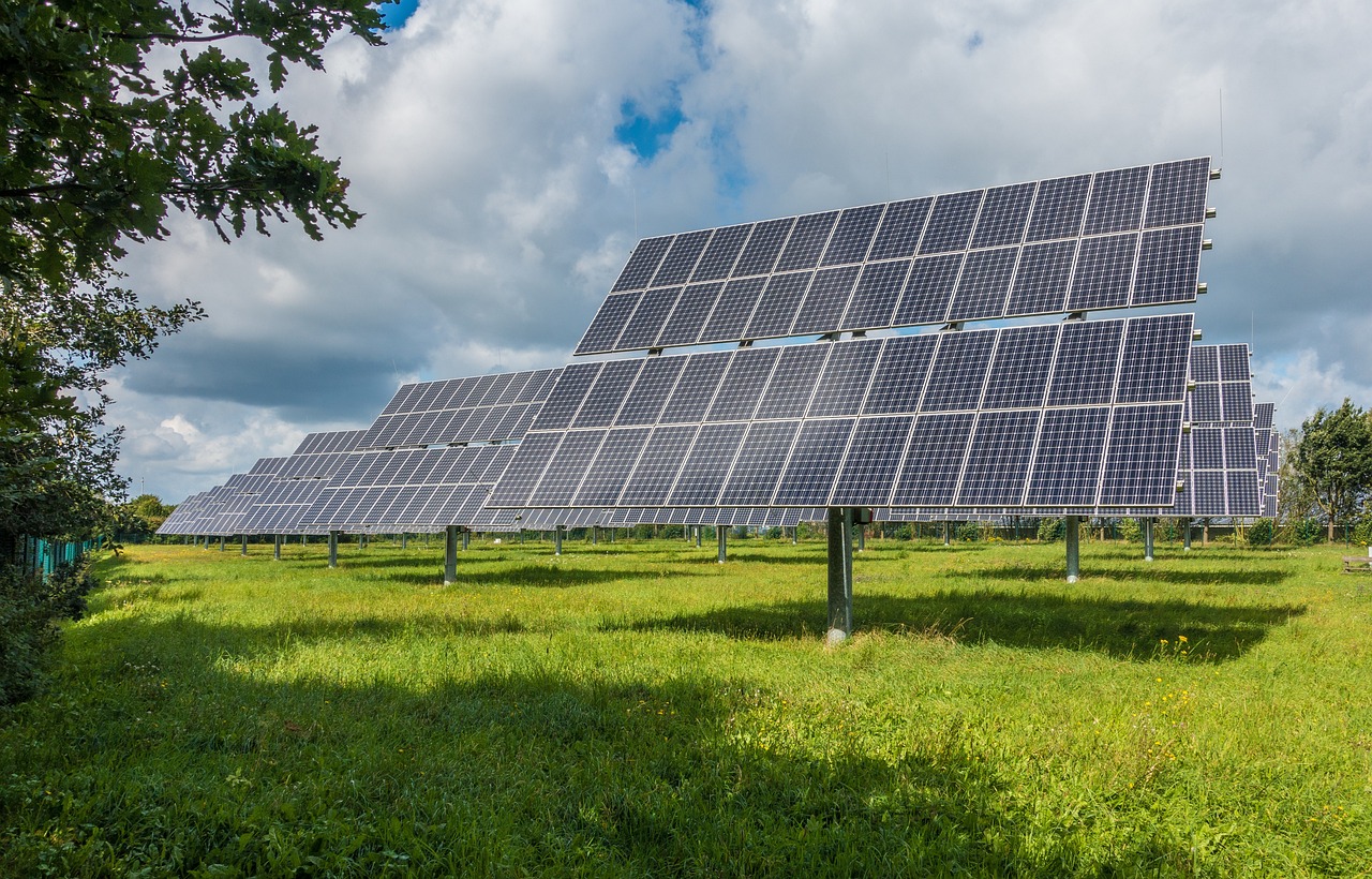 découvrez les avantages des panneaux solaires pour votre maison ou votre entreprise. diminuez vos factures d'énergie, contribuez à la protection de l'environnement et profitez d'une source d'énergie renouvelable et durable grâce à l'installation de panneaux solaires.