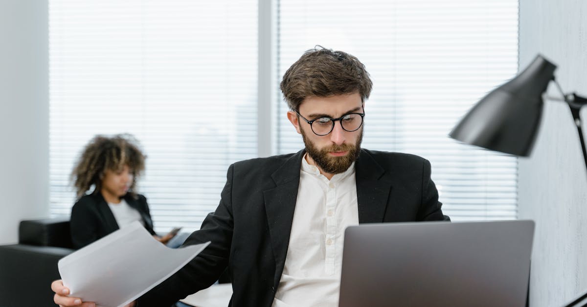 découvrez la dynamique de l'économie collaborative, un modèle innovant qui favorise le partage et la coopération entre individus. apprenez comment cette approche révolutionne les modes de consommation et crée de nouvelles opportunités économiques et sociales.