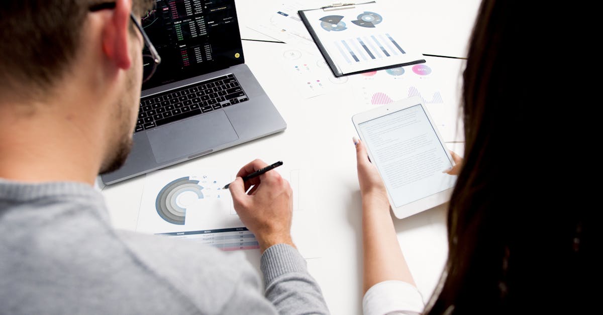 découvrez le concept de l'économie collaborative, une nouvelle approche qui favorise le partage et la mise en commun des ressources entre particuliers. apprenez comment cette tendance transforme notre façon de consommer et de travailler, en créant des communautés innovantes et durables.
