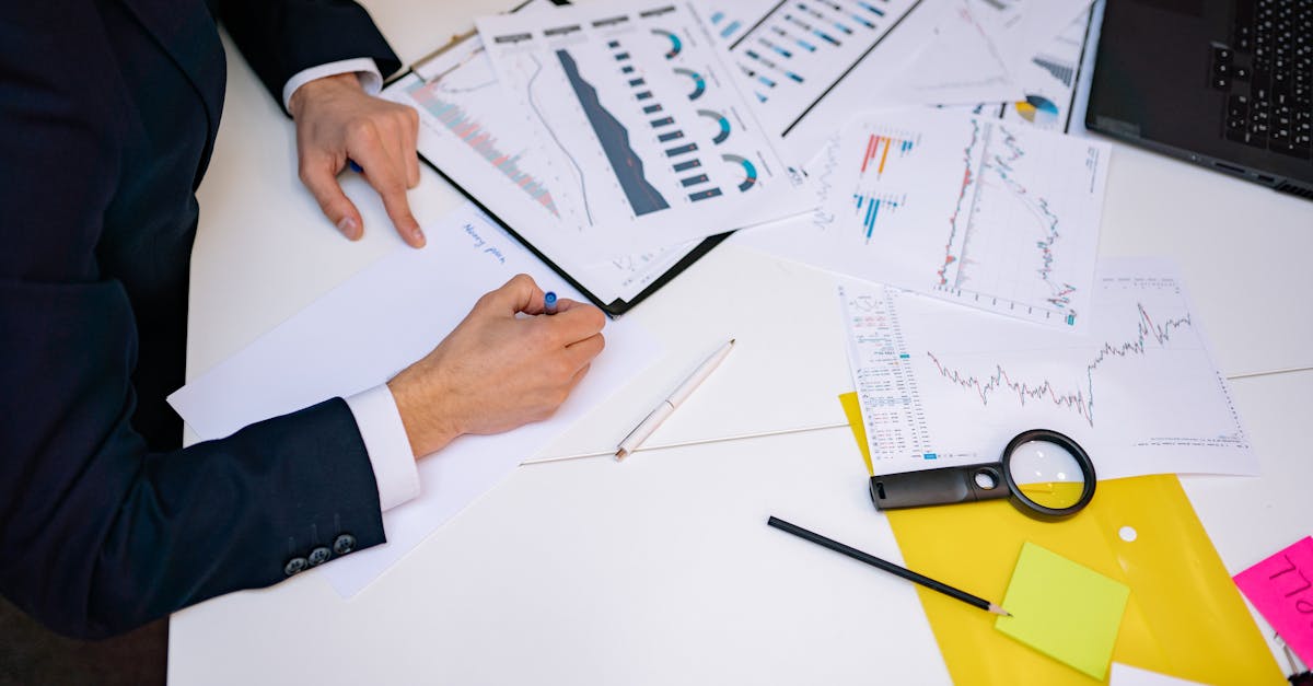 découvrez l'économie collaborative, un modèle innovant permettant le partage et l'échange de biens et de services entre particuliers. apprenez comment cette approche transformationnelle favorise la durabilité, l'accessibilité et le renforcement des communautés.