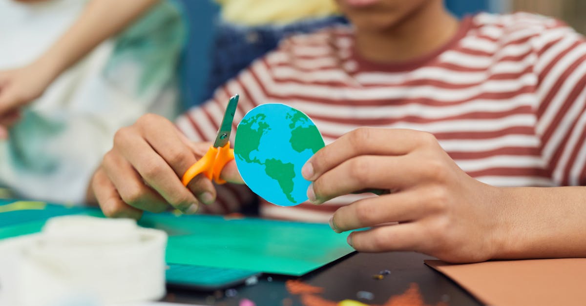 découvrez l'éducation environnementale, un outil essentiel pour sensibiliser les générations futures à la protection de notre planète. apprenez comment intégrer des pratiques durables et promouvoir la biodiversité dans votre communauté.
