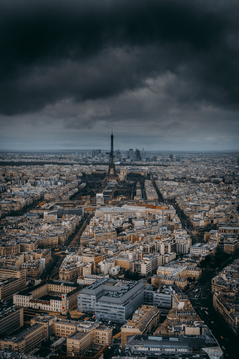 Céder son fonds de commerce à Paris : Guide complet avec un avocat spécialisé