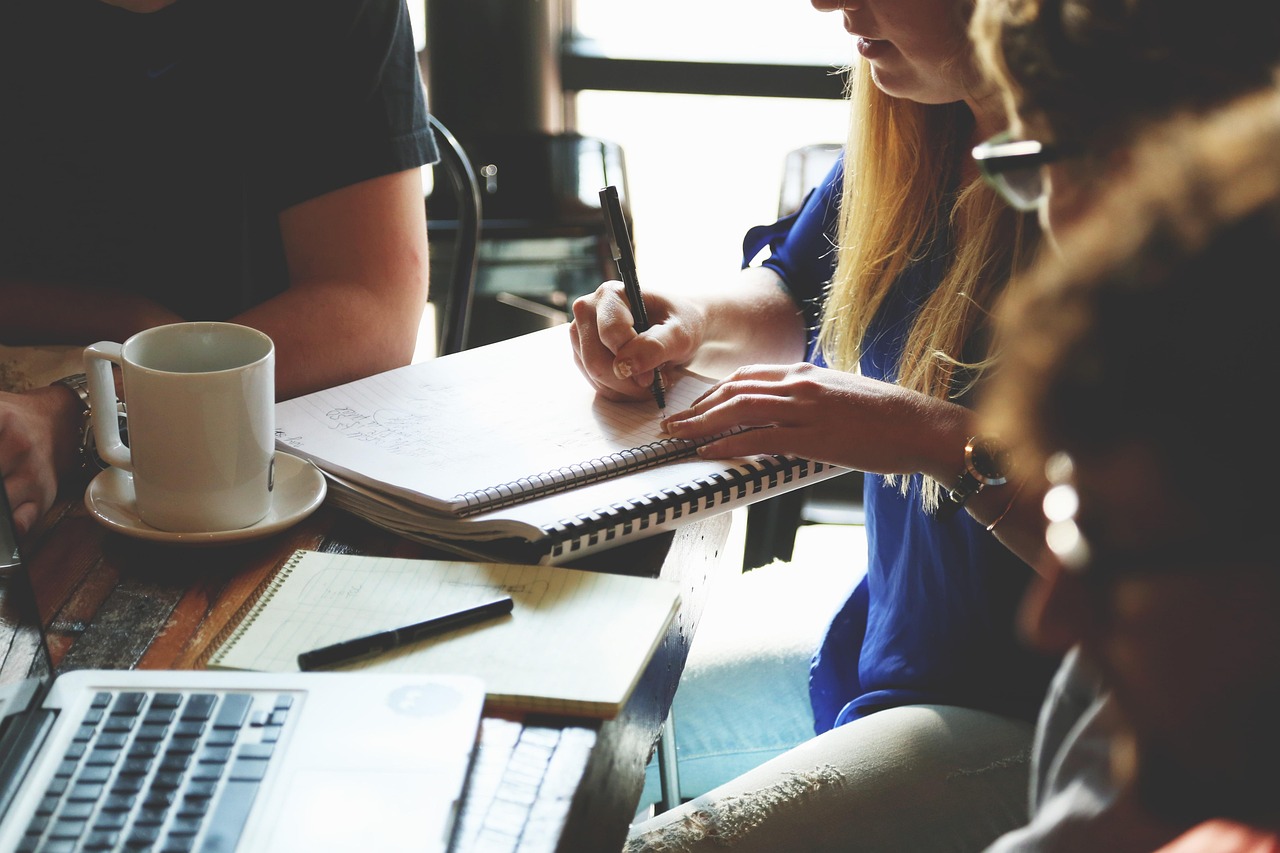 découvrez comment les partenariats fournisseurs peuvent optimiser votre chaîne d'approvisionnement, améliorer la qualité des produits et renforcer la compétitivité de votre entreprise.