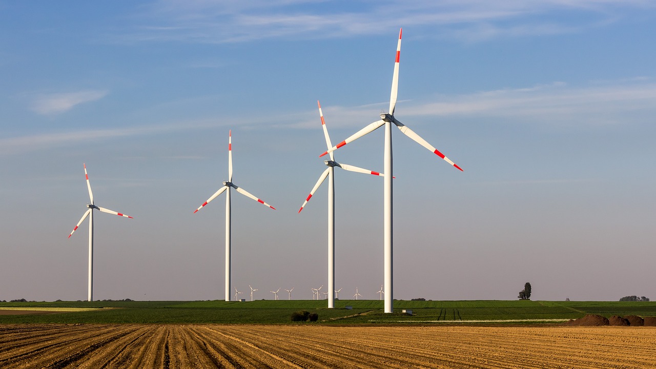 découvrez tout sur l'énergie éolienne : son fonctionnement, ses avantages pour l’environnement et son rôle dans la transition vers les énergies renouvelables. informez-vous sur les solutions de production d'électricité grâce au vent.